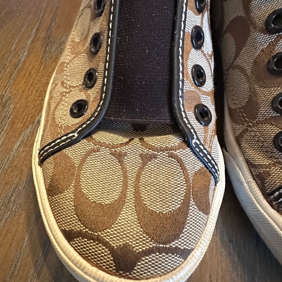 Coach Women's Black and Tan Sneakers - Picture 13 of 14